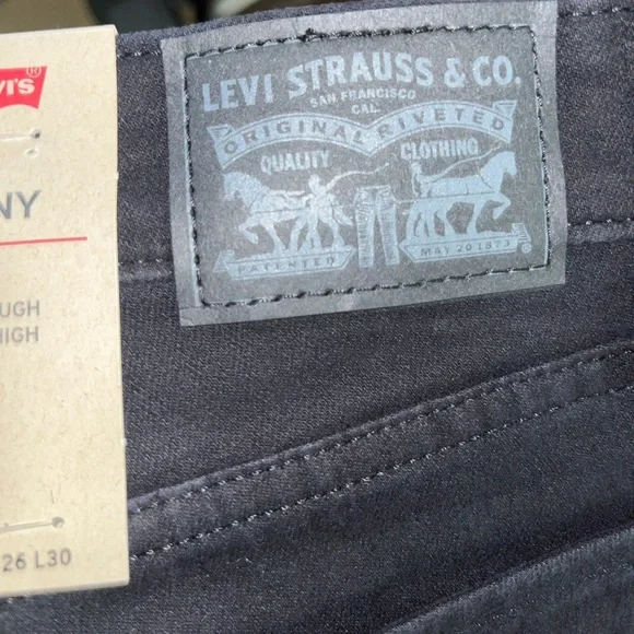 Women’s Levi’s black 711 skinny distressed fit jeans - Picture 10 of 12